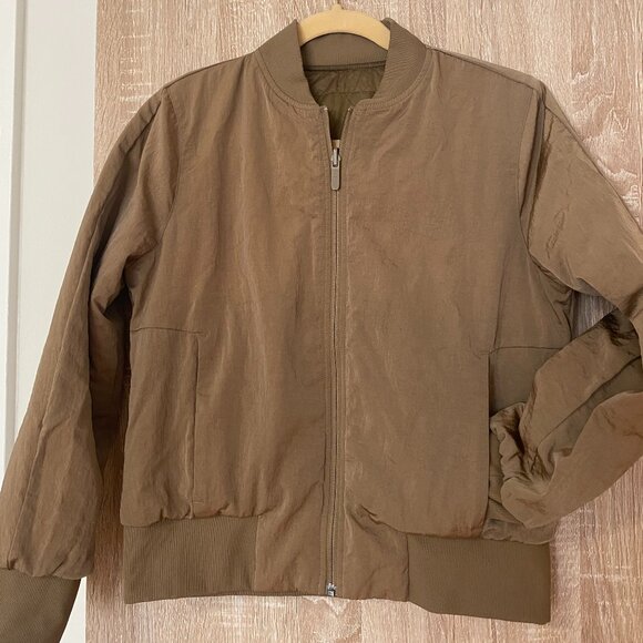 Light Insulated Lululemon Bomber Jacket - Size 6 (lulu runs small for me) - Picture 1 of 13